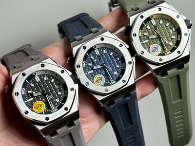 Comparison of Genuine and Fake AP Royal Oak Offshore 15720ST Top Replica Watches