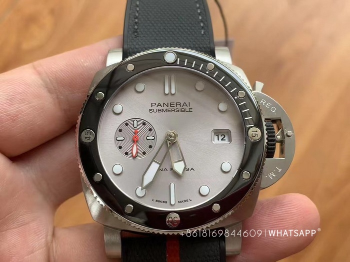 VS Factory Panerai Submersible PAM01681 1:1 Replica Watch for Sale 第3张