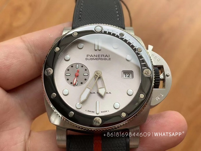 VS Factory Panerai Submersible PAM01681 1:1 Replica Watch for Sale 第4张