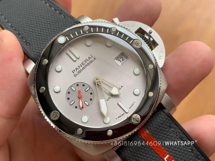 VS Factory Panerai Submersible PAM01681 1:1 Replica Watch for Sale 第5张