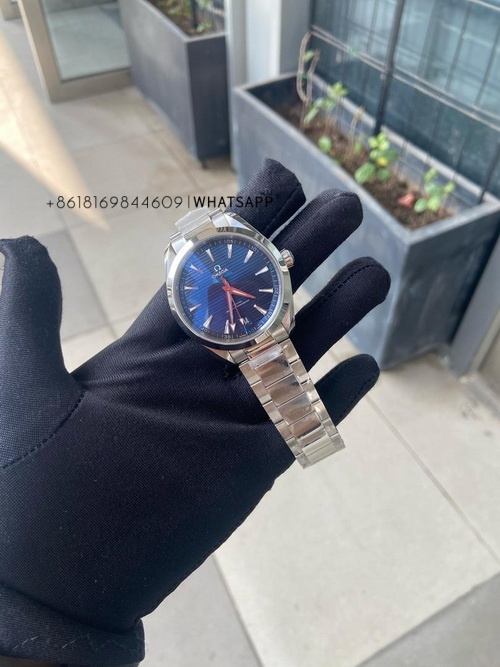 The replica watch of Omega Seamaster 150M 220.10.41.21.03.001 purchased by European customers. 第3张