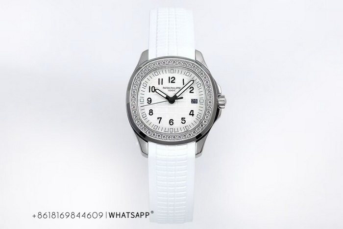 Patek Philippe AQUANAUT 5267/200A-010 Women’s Replica Watch 第1张