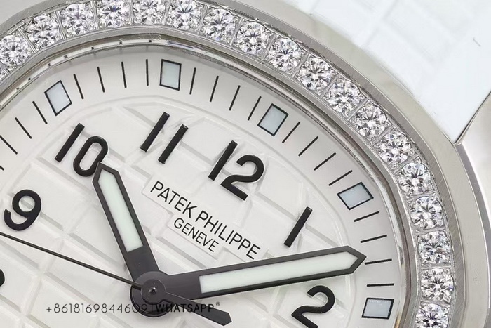 Patek Philippe AQUANAUT 5267/200A-010 Women’s Replica Watch 第3张