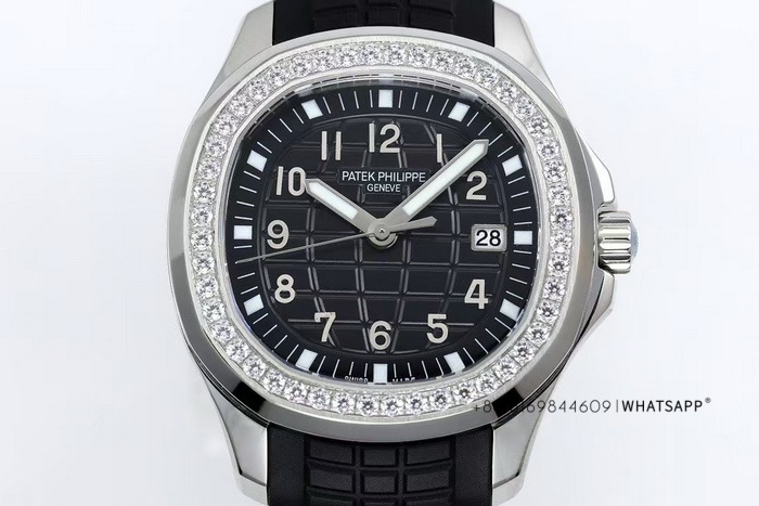 Patek Philippe AQUANAUT 5267/200A-001 1:1 Replica Watch Introduction 第2张