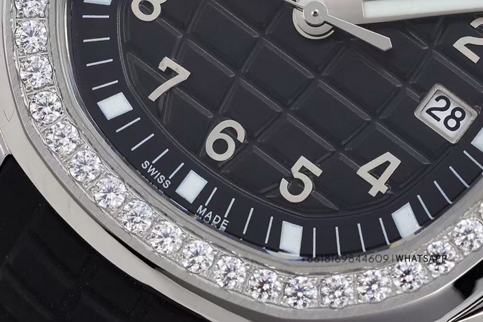 Patek Philippe AQUANAUT 5267/200A-001 1:1 Replica Watch Introduction 第4张