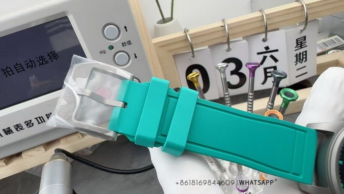 IWC PILOT’S WATCH MARK XX MERCEDES-AMG PETRONAS FORMULA ONE™ TEAM Replica Watch Introduction 第6张