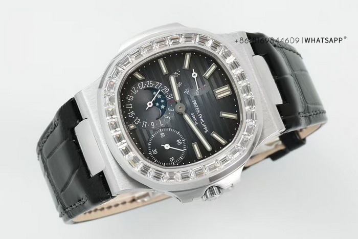 Patek Philippe NAUTILUS 5724G-001 Super Clone Watch 第2张