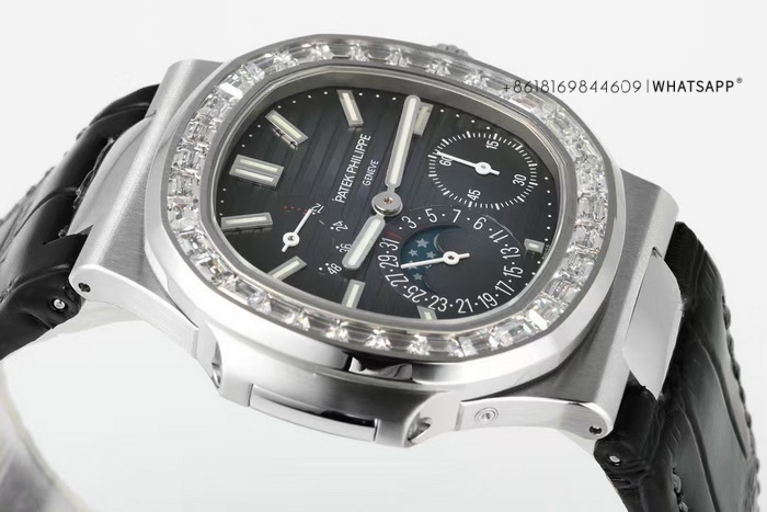 Patek Philippe NAUTILUS 5724G-001 Super Clone Watch 第5张