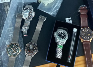 Transaction records of 4 replica watches purchased by an old customer from the United States