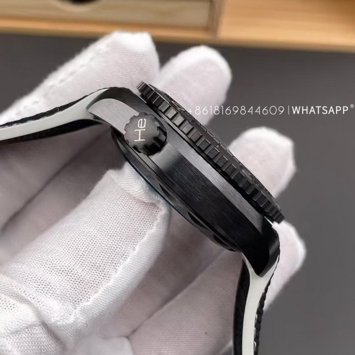 Omega Planet Ocean 215.92.46.22.01.007 Super Clone Watch for Sale 第5张