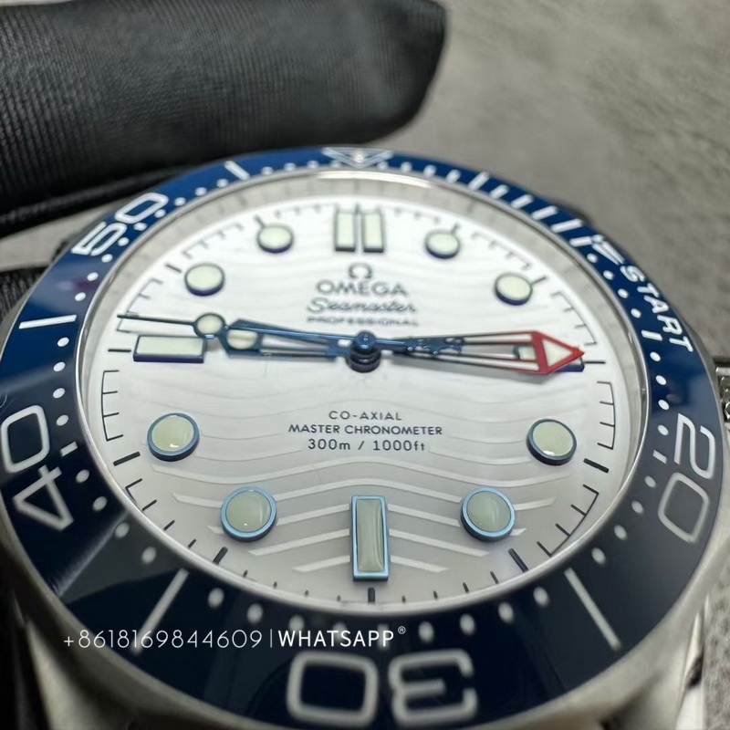 Super Clone Omega Seamaster 210.30.42.20.04.002 Replica Introduction 第5张