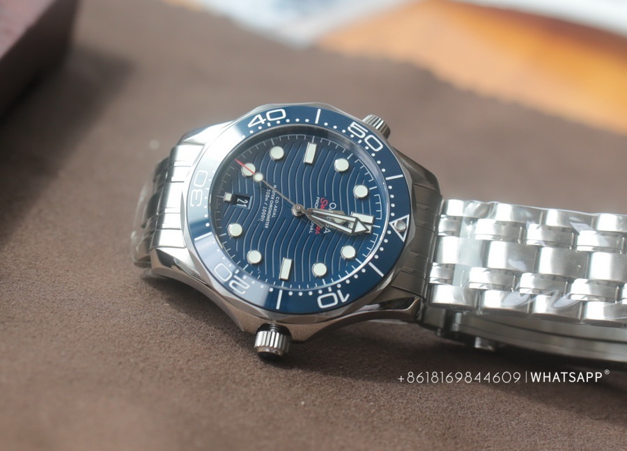 Sale of Replica Watches of VS Factory Omega Seamaster Diver 300M 210.30.42.20.03.001 第4张