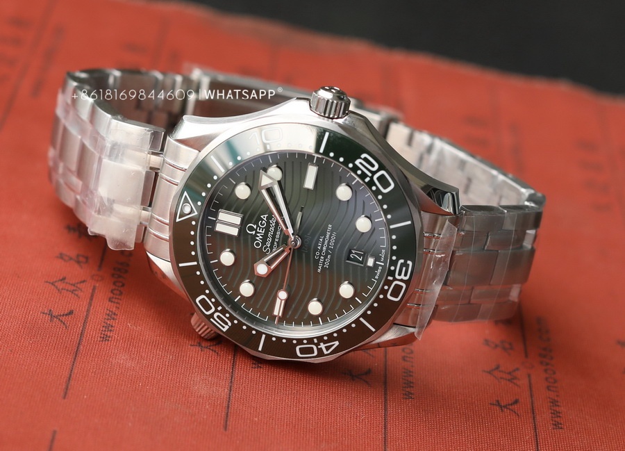 Introduction to VS Factory Omega Seamaster (Green) 210.30.42.20.10.001 Watch 第6张