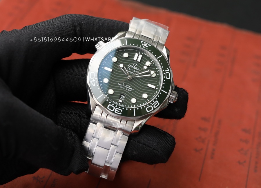Introduction to VS Factory Omega Seamaster (Green) 210.30.42.20.10.001 Watch 第8张
