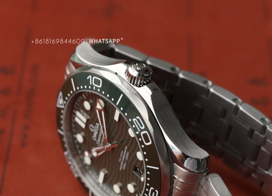Introduction to VS Factory Omega Seamaster (Green) 210.30.42.20.10.001 Watch 第11张