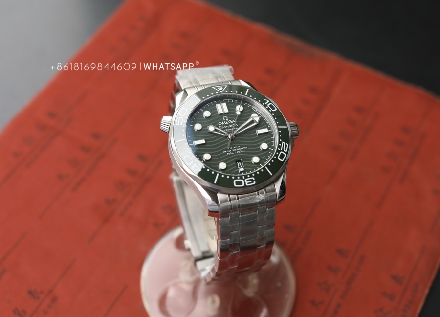 Introduction to VS Factory Omega Seamaster (Green) 210.30.42.20.10.001 Watch 第1张