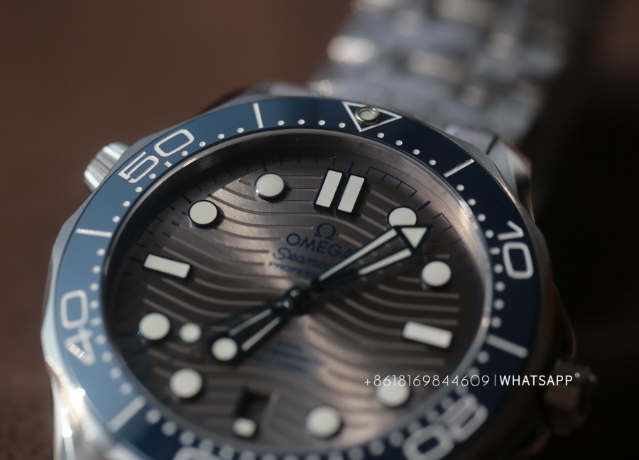 Introduction to the VS Factory Omega Seamaster Diver 300 210.30.42.20.06.001 Replica Watch 第8张