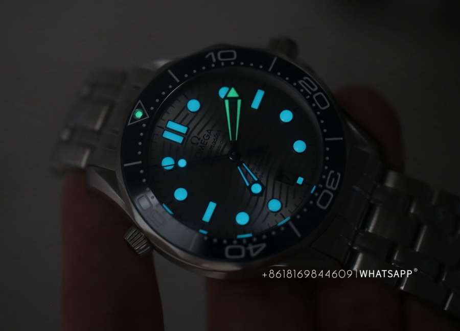 Introduction to the VS Factory Omega Seamaster Diver 300 210.30.42.20.06.001 Replica Watch 第10张