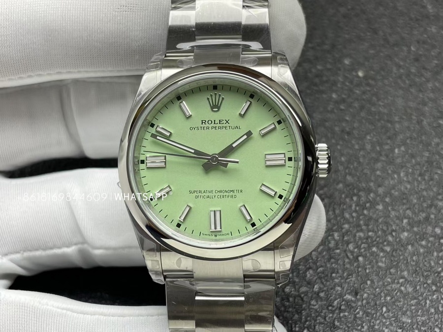Super Clone Rolex OYSTER PERPETUAL 36mm 126000-0011 Replica Watch Introduction 第3张