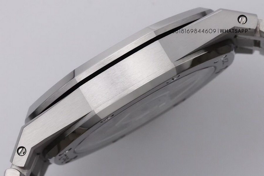 Super Clone Audemars Piguet Royal Oak “JUMBO” 16204ST.OO.1240ST.01 Replica Watch 第7张