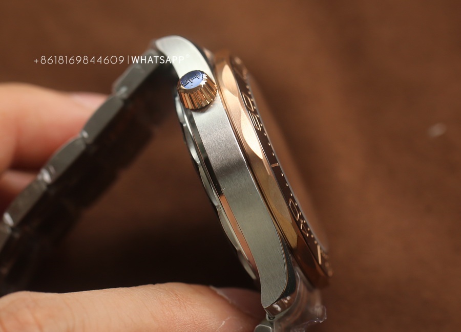 Introduction to the replica Omega Seamaster Diver 300 210.20.42.20.01.001 (two-tone) watch 第10张