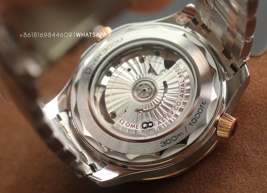 Introduction to the replica Omega Seamaster Diver 300 210.20.42.20.01.001 (two-tone) watch 第8张