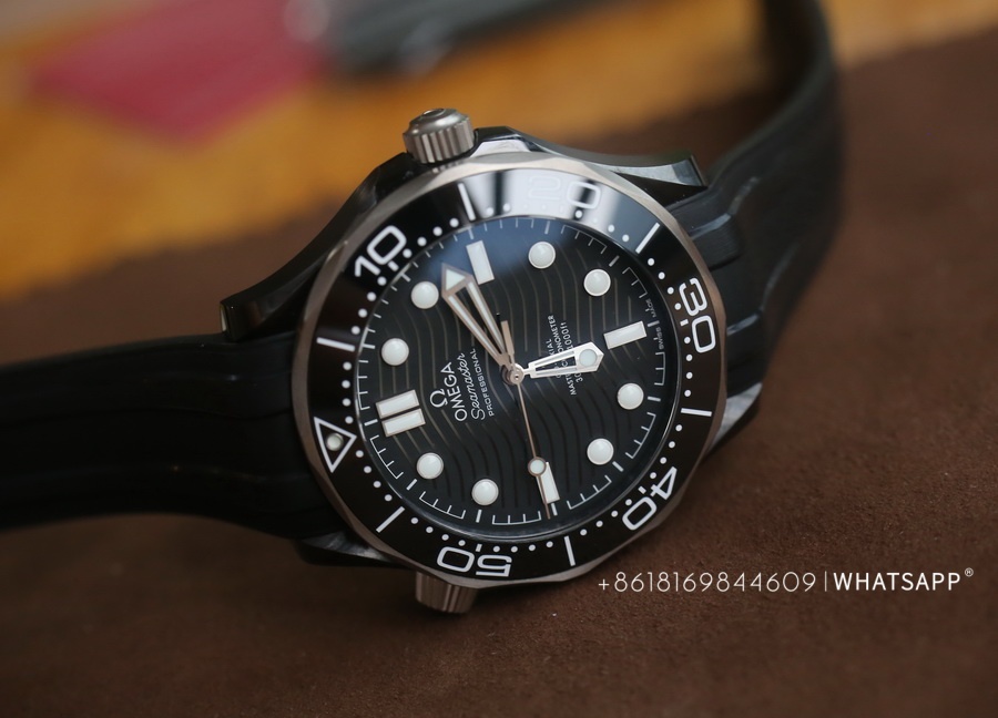 Sales of VS Factory Omega Seamaster Diver 300 210.92.44.20.01.001 Titanium Replica Watch 第3张