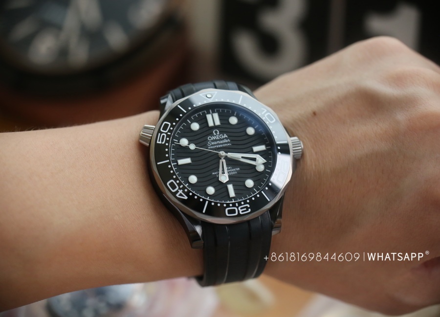 Sales of VS Factory Omega Seamaster Diver 300 210.92.44.20.01.001 Titanium Replica Watch 第5张