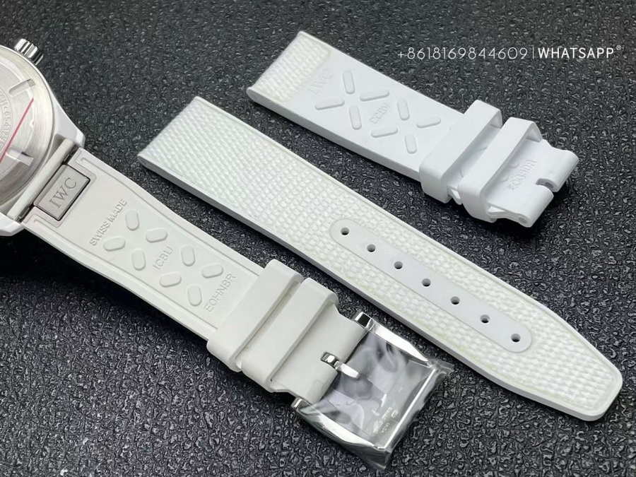 IWC Pilot’s Watch IW328104 Super Clone Replica 第8张