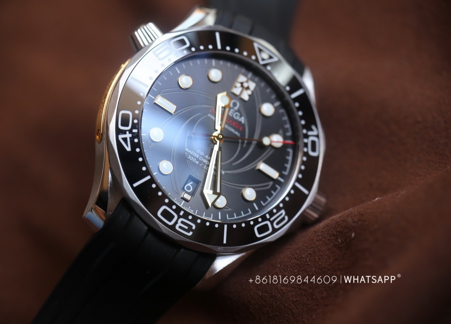 Top Replica Omega SEAMASTER DIVER 300M 210.22.42.20.01.003 James Bond 007 Limited Edition for Sale: 第9张