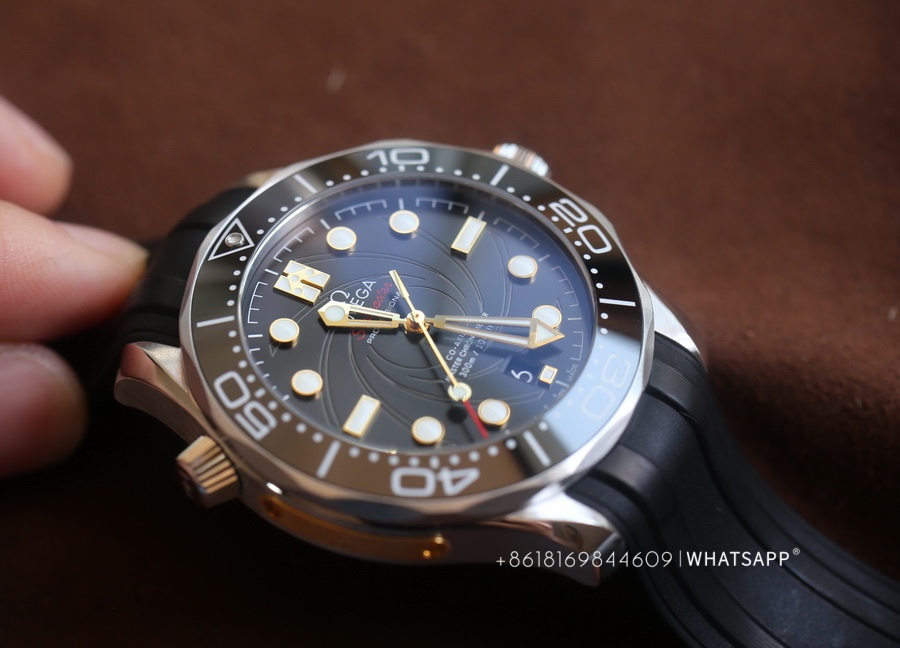 Top Replica Omega SEAMASTER DIVER 300M 210.22.42.20.01.003 James Bond 007 Limited Edition for Sale: 第10张