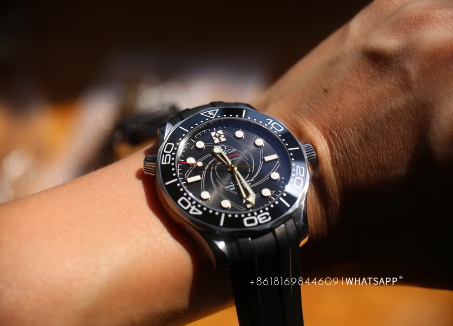 Top Replica Omega SEAMASTER DIVER 300M 210.22.42.20.01.003 James Bond 007 Limited Edition for Sale: 第5张