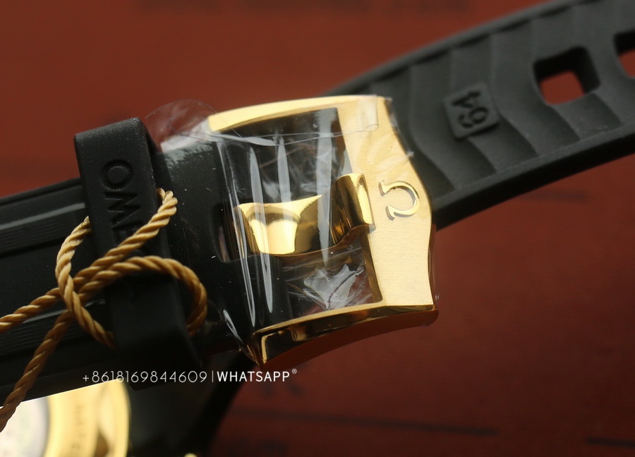 The Omega SEAMASTER DIVER 300 