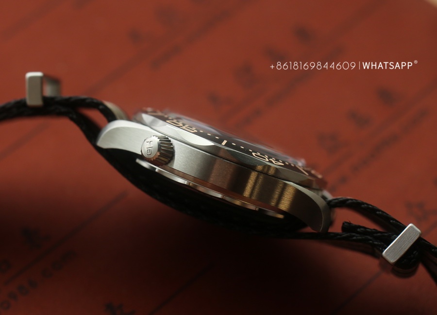 VS factory Omega Seamaster series 210.90.42.20.01.001 (007 version watch) 第12张