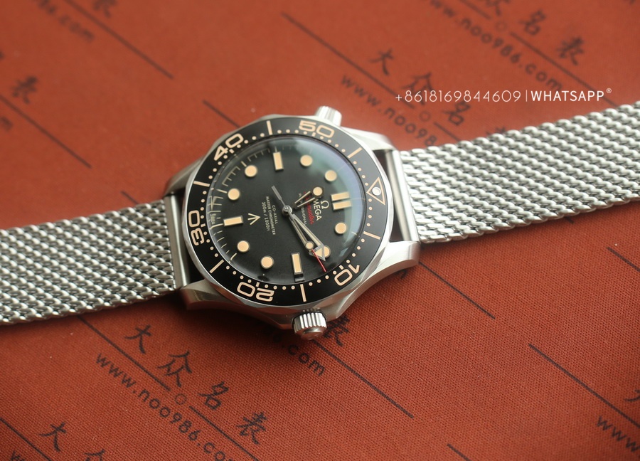 VS factory Omega Seamaster series 210.90.42.20.01.001 (007 version watch) 第5张