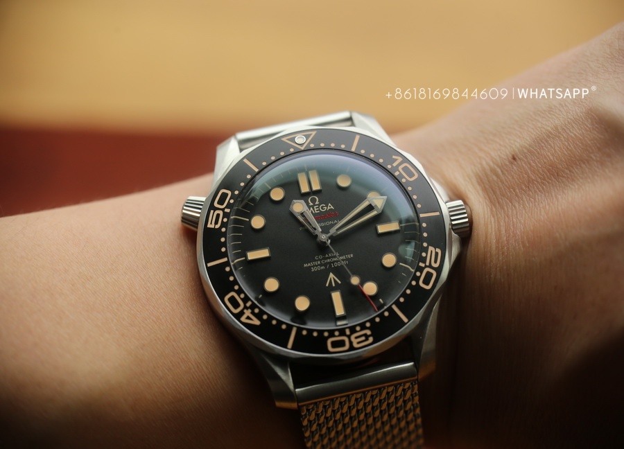 VS factory Omega Seamaster series 210.90.42.20.01.001 (007 version watch) 第3张