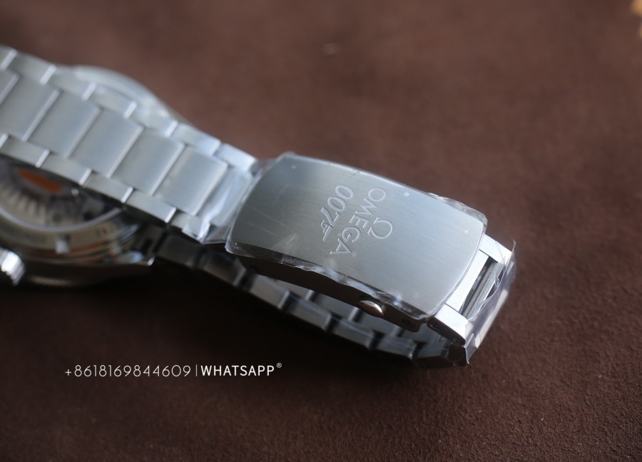 Review of VS Factory Omega Seamaster 007 Spectre Limited Edition Watch 第11张