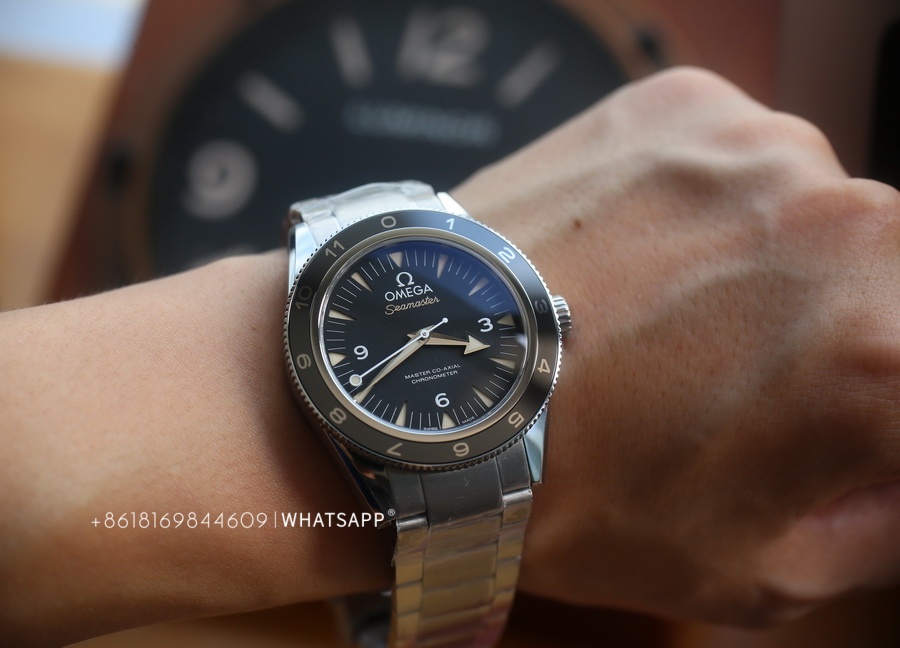 Review of VS Factory Omega Seamaster 007 Spectre Limited Edition Watch 第4张