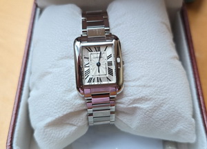 A Cartier Tank replica watch purchased by an old customer from the UK A Cartier Tank replica watch purchased by an old customer from the UK