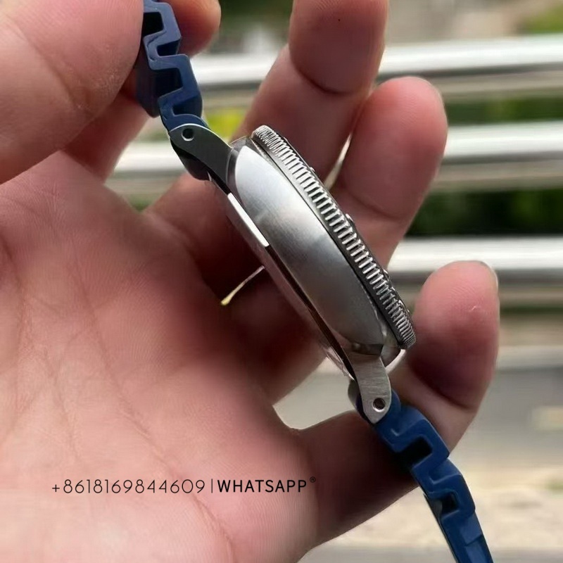 Panerai Oliver Smith Jeweler Limited Edition PAM01696 Super Clone Watch for Sale 第6张