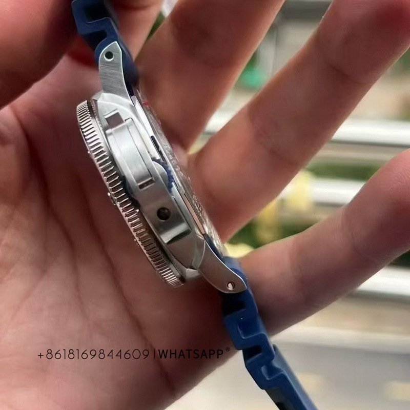 Panerai Oliver Smith Jeweler Limited Edition PAM01696 Super Clone Watch for Sale 第7张