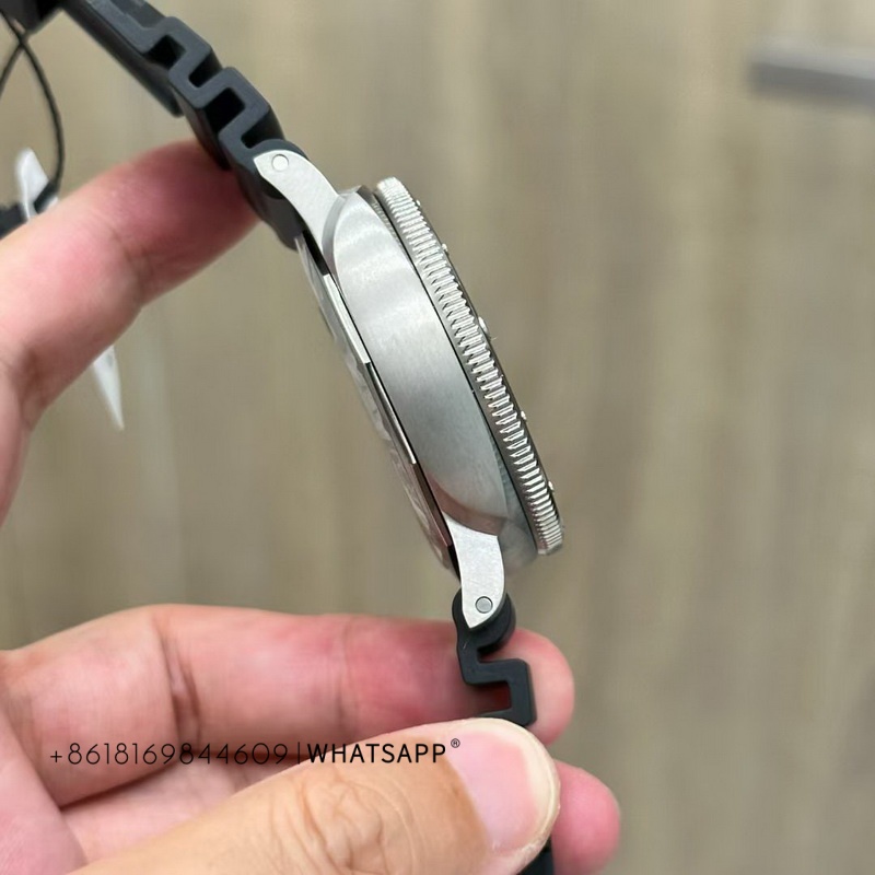 VS Factory Panerai PAM01389 47mm Super Clone Watch for Sale 第7张