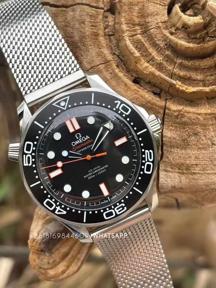 OMEGA Seamaster 300 Super Clone Watch for Sale (210.30.42.20.01.018) 第5张