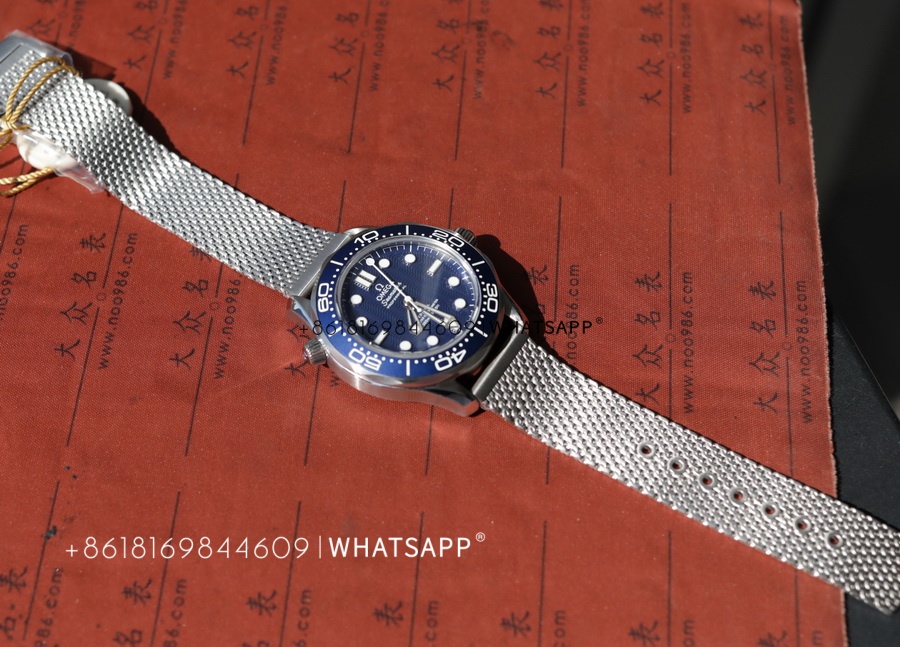 vs Factory Omega Seamaster 300 60th James Bond 007 Special Edition Review 第8张