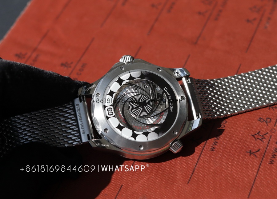 vs Factory Omega Seamaster 300 60th James Bond 007 Special Edition Review 第12张