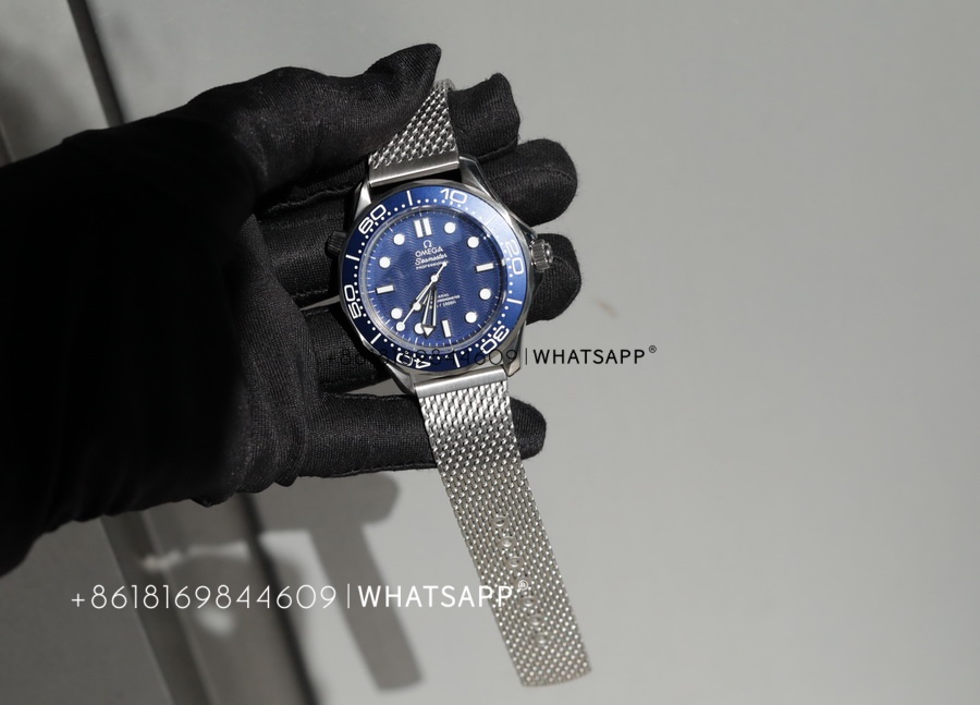 vs Factory Omega Seamaster 300 60th James Bond 007 Special Edition Review 第3张