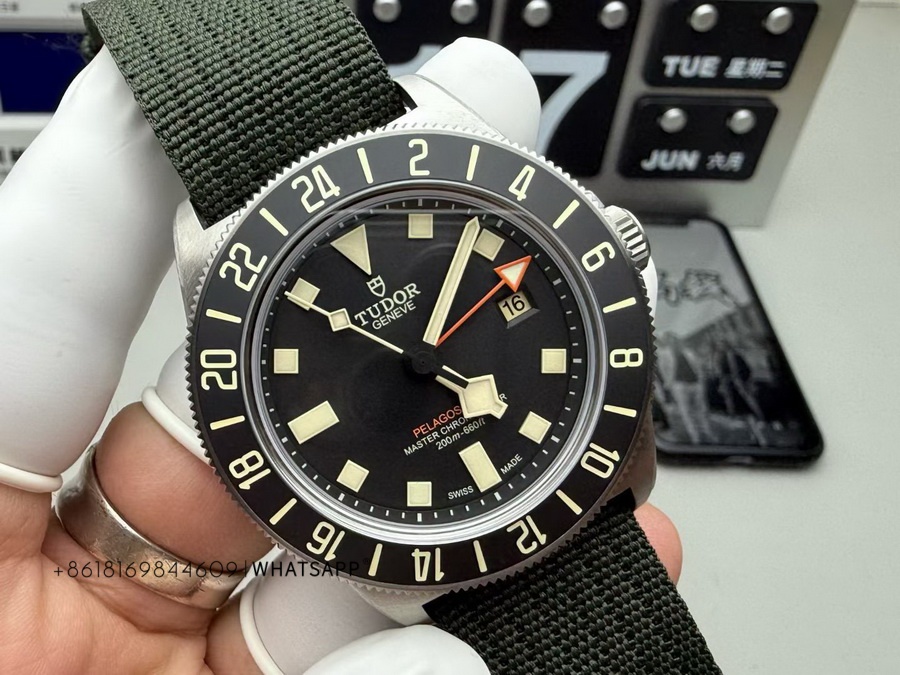 Super Clone Tudor PELAGOS FXD GMT Watch for Sale (M2542G257NU-0002) 第3张