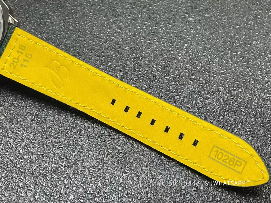 AAA Breitling TOP TIME Super Clone Watch for Sale (AB01771A1L1X1) 第8张