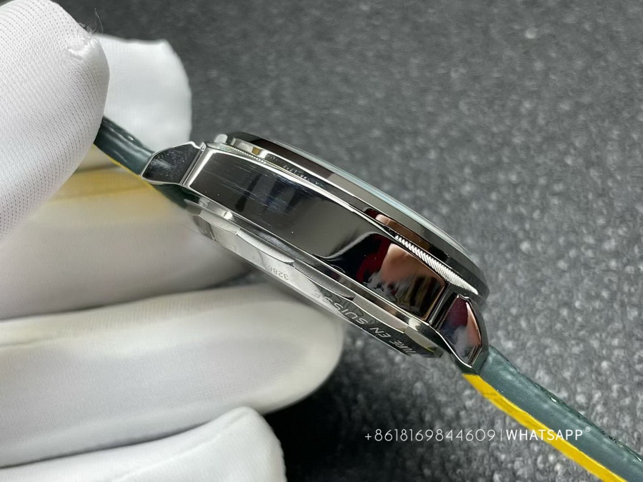 AAA Breitling TOP TIME Super Clone Watch for Sale (AB01771A1L1X1) 第6张