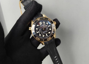 An Omega Seamaster “No Time to Die” replica purchased by a buyer from France